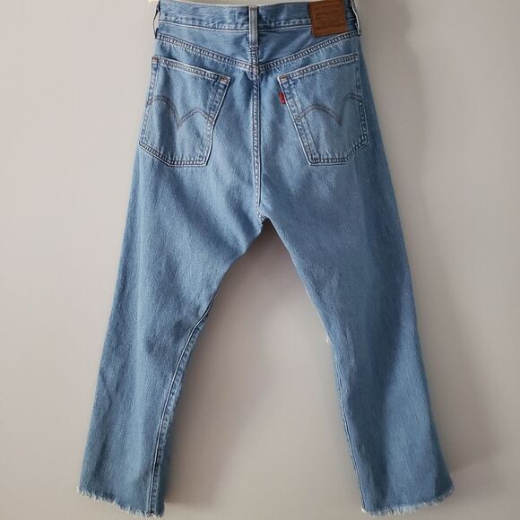 Levi's Wedgie Straight Fit Distressed Fray Hem Ankle Jeans Size 29 - Picture 5 of 7